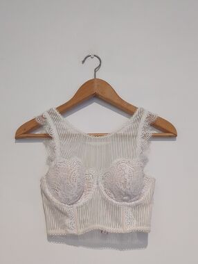 Victoria's Secret Ivory Lace Demi Bra
